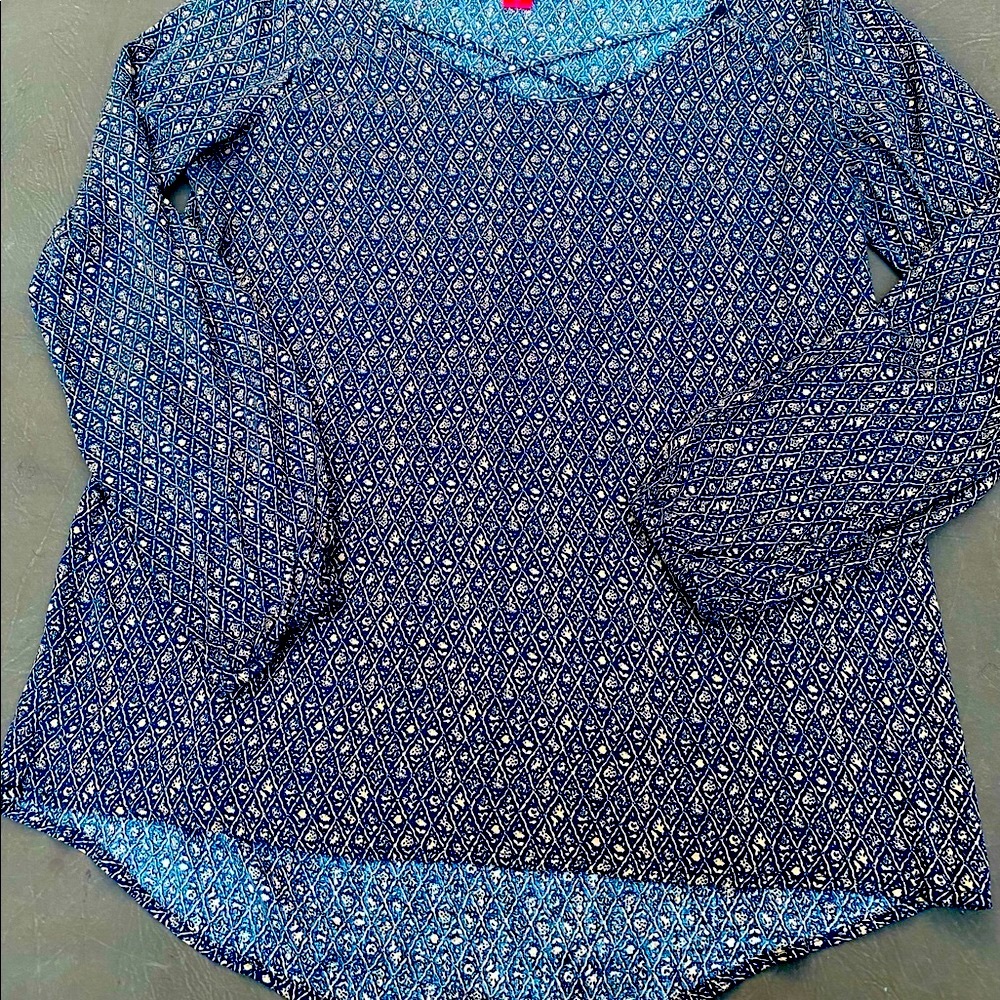 Daytrip/Buckle  Blouse size Large Junior size